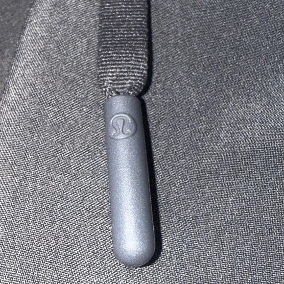 Lululemon Mens THE Short 9 Inch Charcoal Grey Mesh Panel Athletic Gym Shorts M - Picture 12 of 16